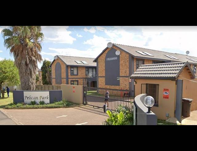 2 BEDROOM TOWNHOUSE FOR SALE IN ALBEMARLE